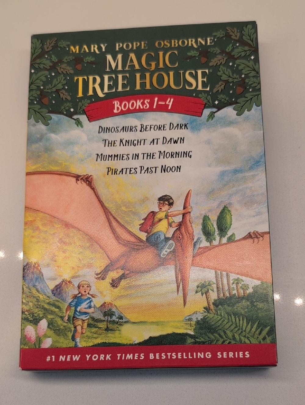 Magic Tree House Books 1-4 - Mary Pope Osborne